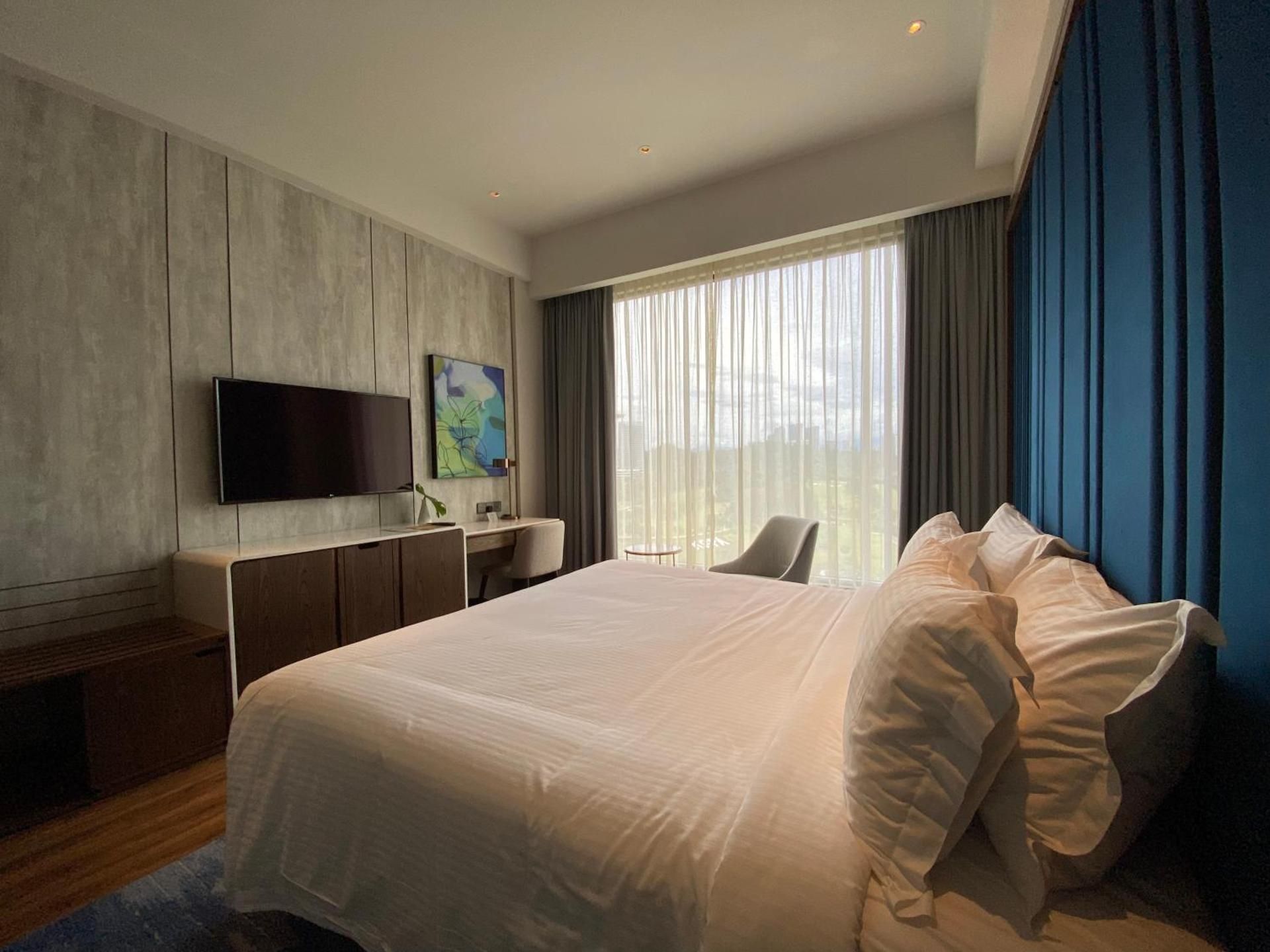 Superior Golf View King Room