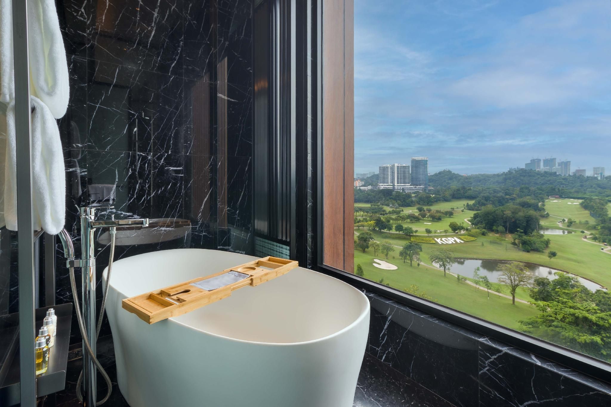 Executive Golf View Suite