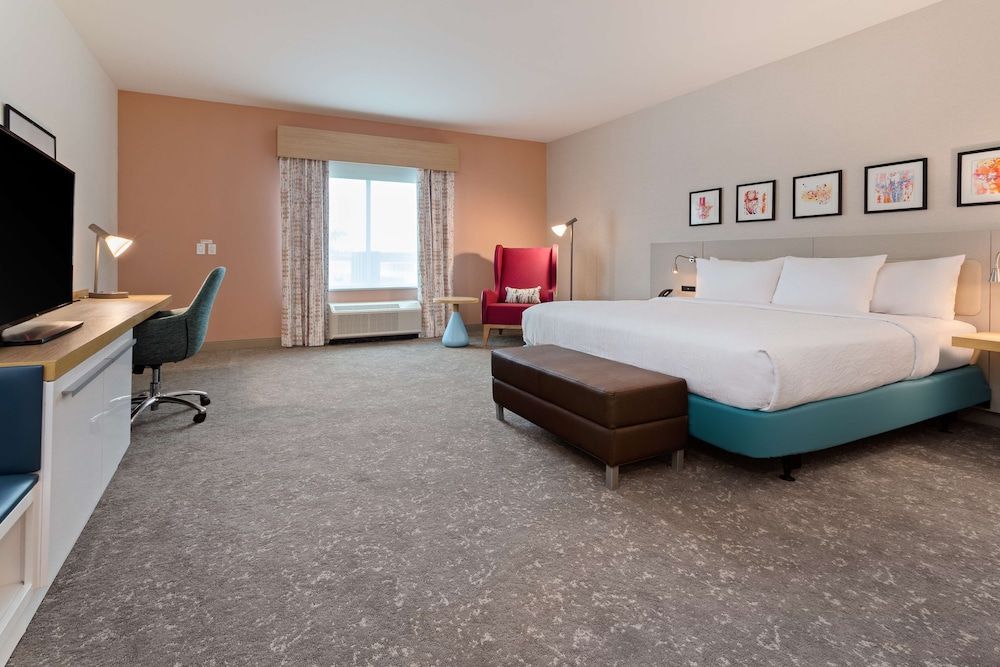 Room, 1 King Bed, Accessible, Bathtub (Mobility & Hearing)