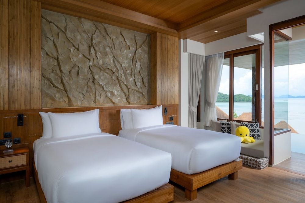 Sinae Phuket Studio Ocean View King bed