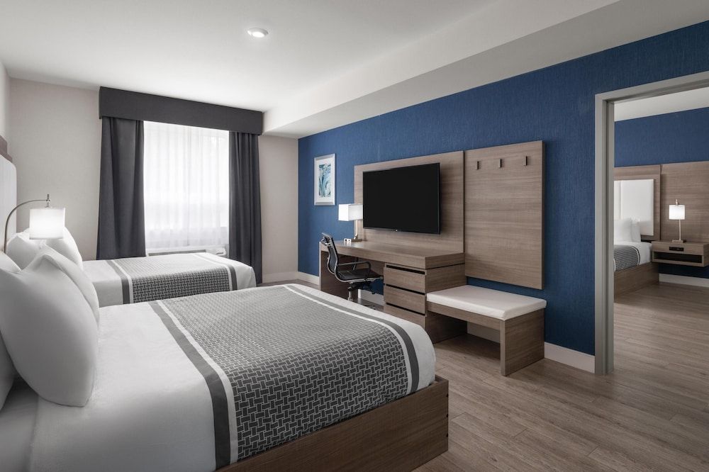 Family Suite, Multiple Beds, Non Smoking, Refrigerator & Microwave