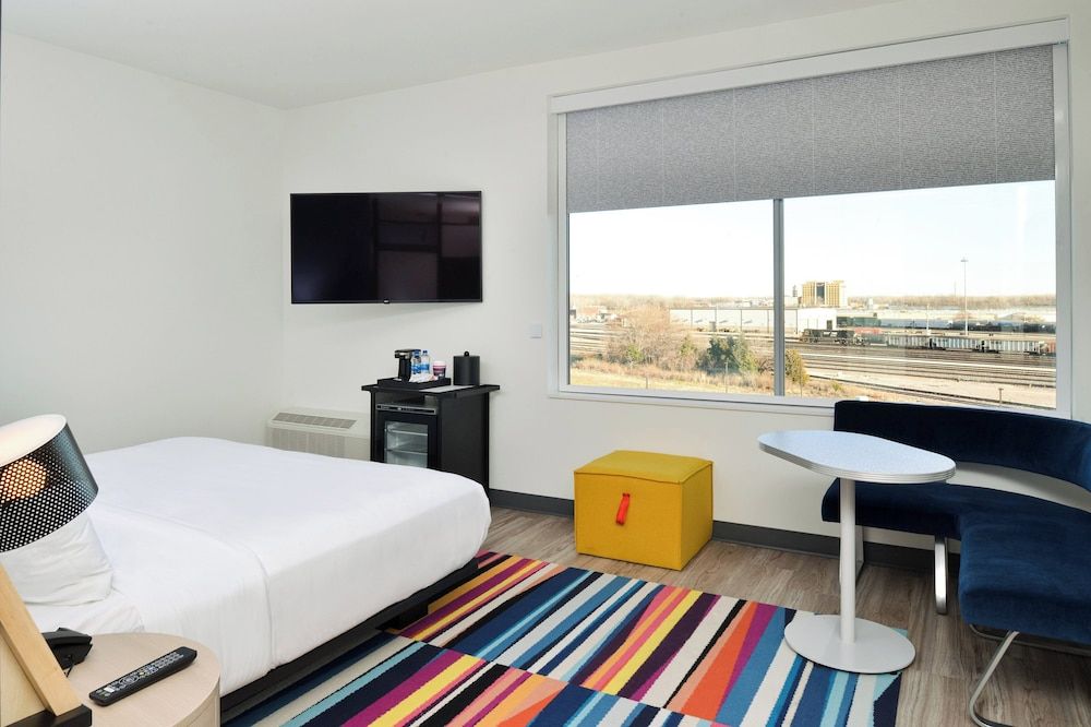 Room, 1 King Bed (Savy)