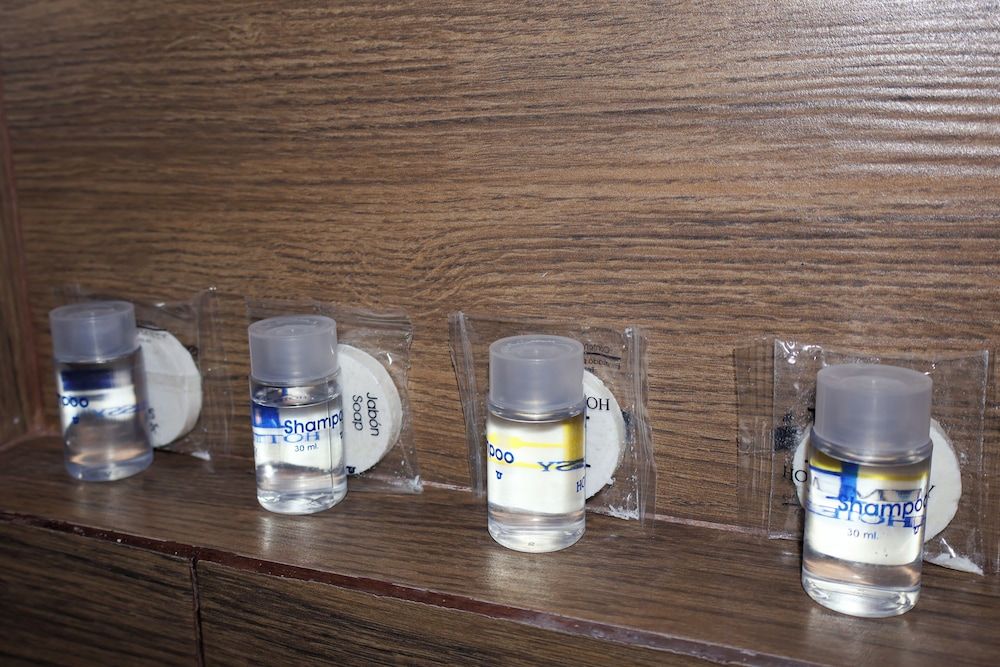 Hotel Embassy Comfort Room 14