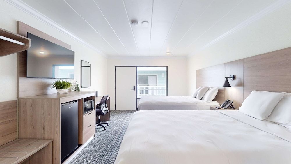 undefined The Atlantic, BW Signature Collection