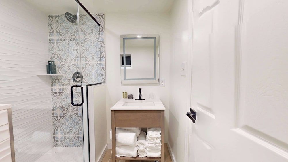 undefined The Atlantic, BW Signature Collection 9