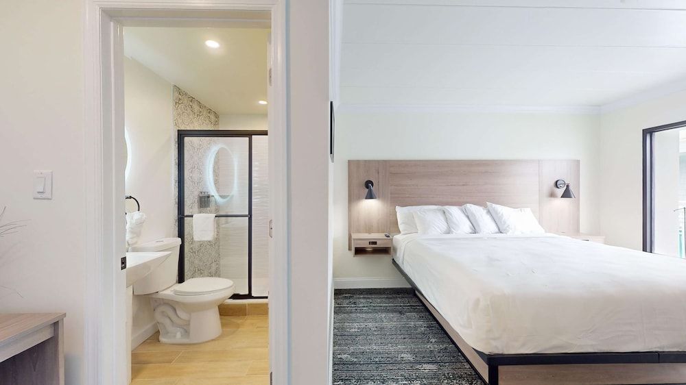 undefined The Atlantic, BW Signature Collection 3