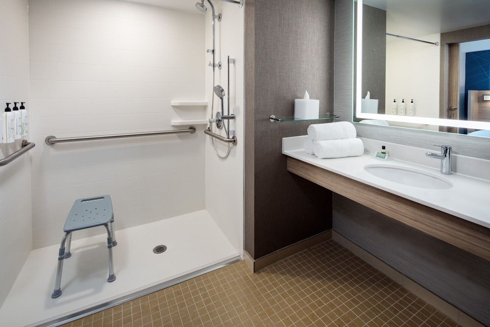 SpringHill Suites by Marriott New York JFK Airport/Jamaica Studio Suite, 1 King Bed 6