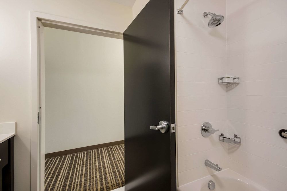 Sleep Inn & Suites Yukon Oklahoma City Standard Room, 2 Queen Beds, Non Smoking 8