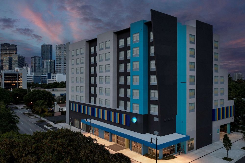 undefined Tru by Hilton Miami West Brickell 7