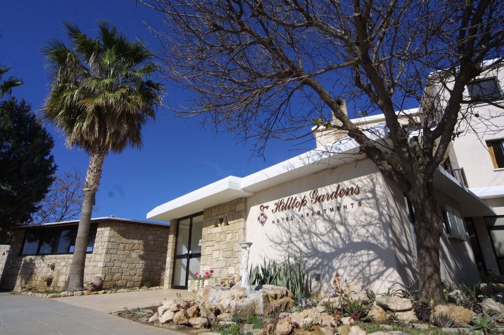 undefined Hilltop Gardens 4