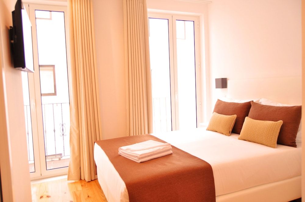 undefined Mystay Porto Batalha 2