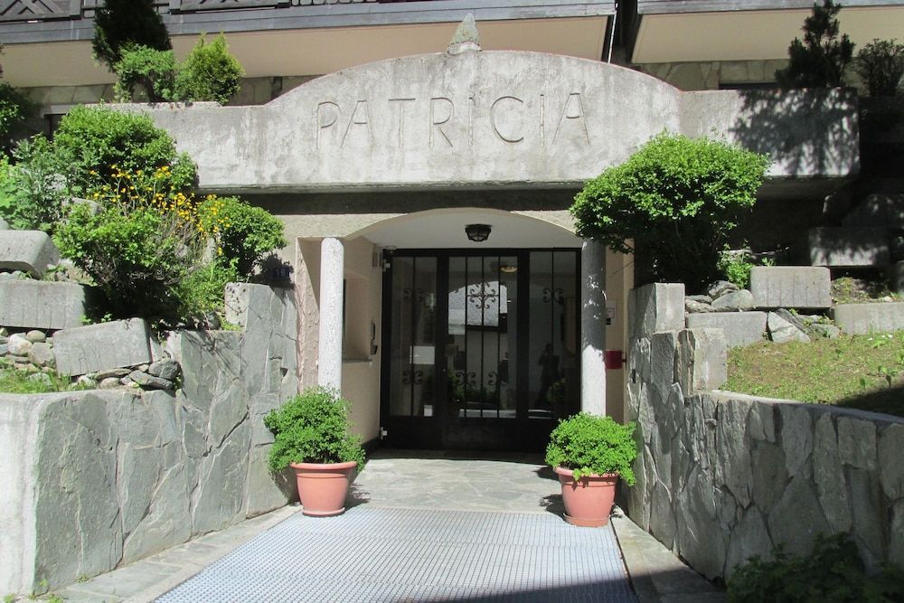 undefined Apartments Patricia 6