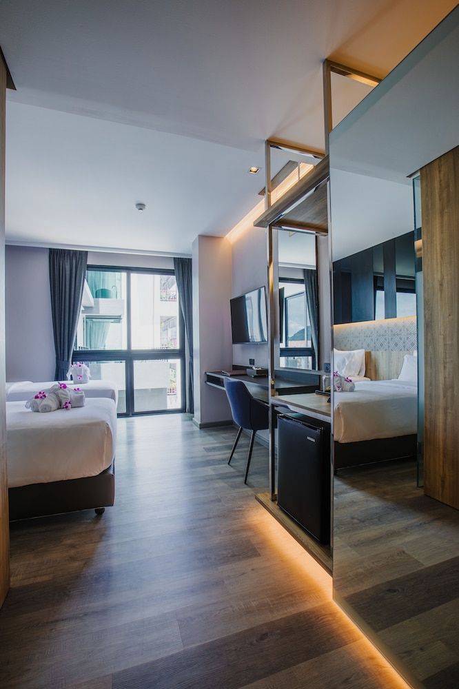 Rak Elegant Hotel Patong Rak Twin Room No Balcony 2