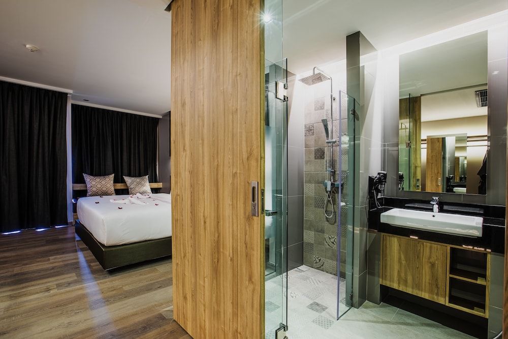 Rak King Room with Balcony