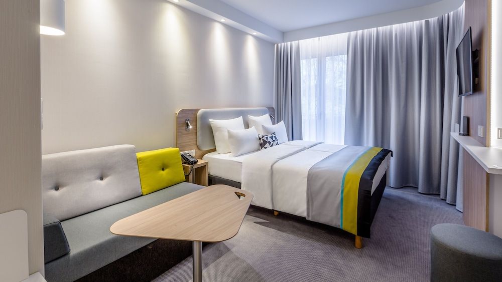 Standard Room, 1 Queen Bed with Sofa bed, Mountain View