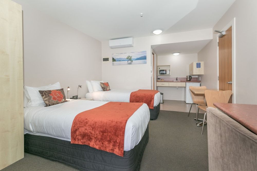 Standard Studio, 2 Twin Beds