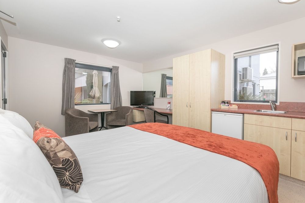 Superior Studio, 1 King Bed