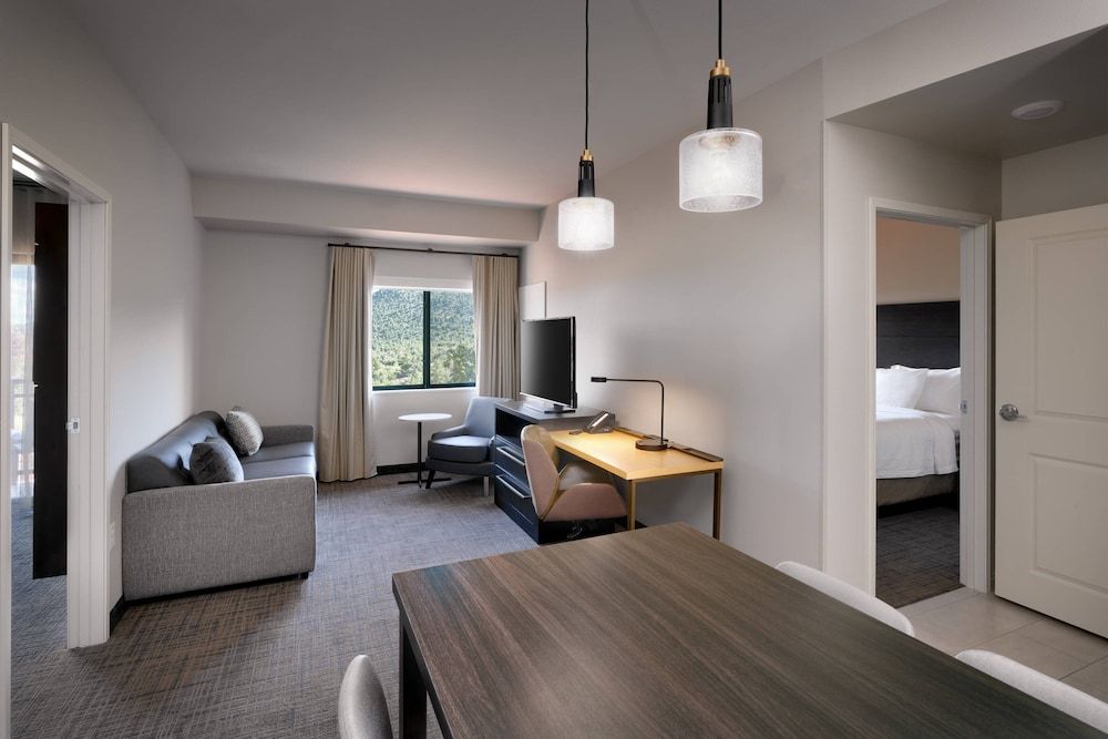 Suite, 2 Bedrooms (Mobility Accessible, Tub)