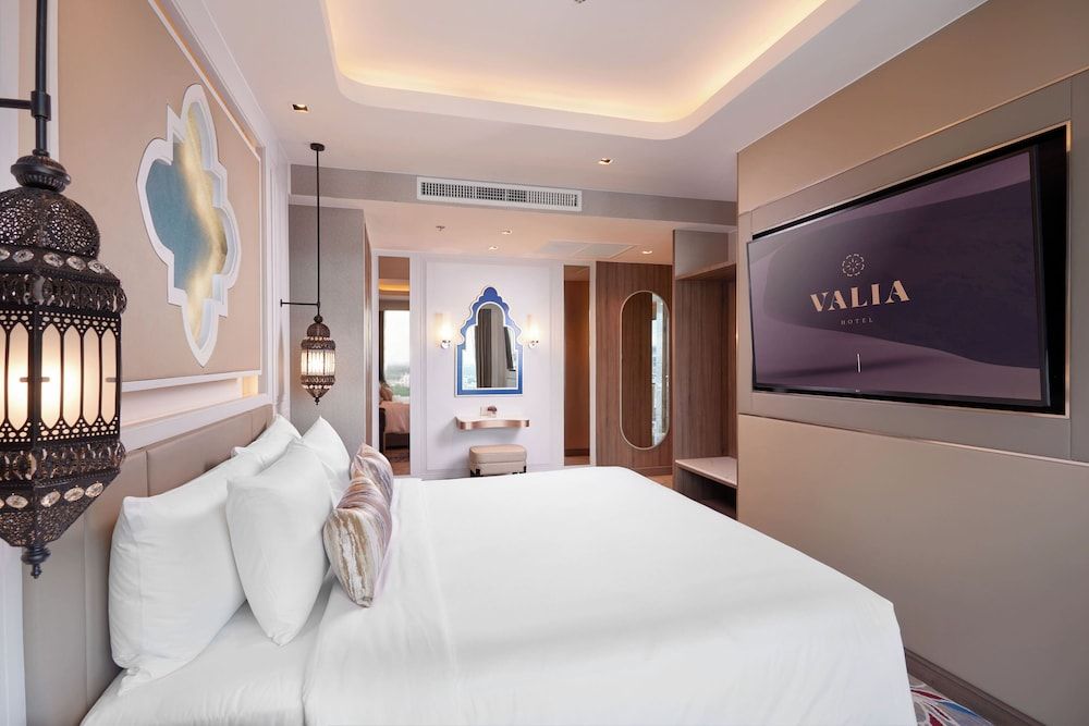 Executive Suite Club Lounge Access