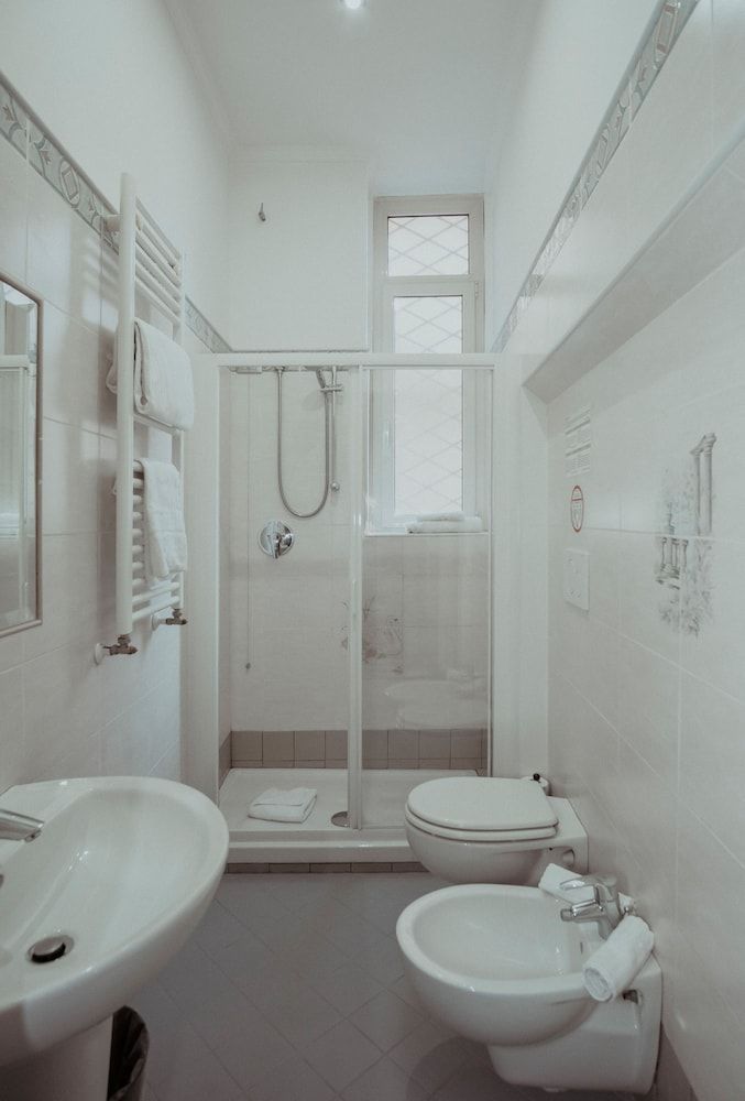 Hotel Marisa Double or Twin Room 4