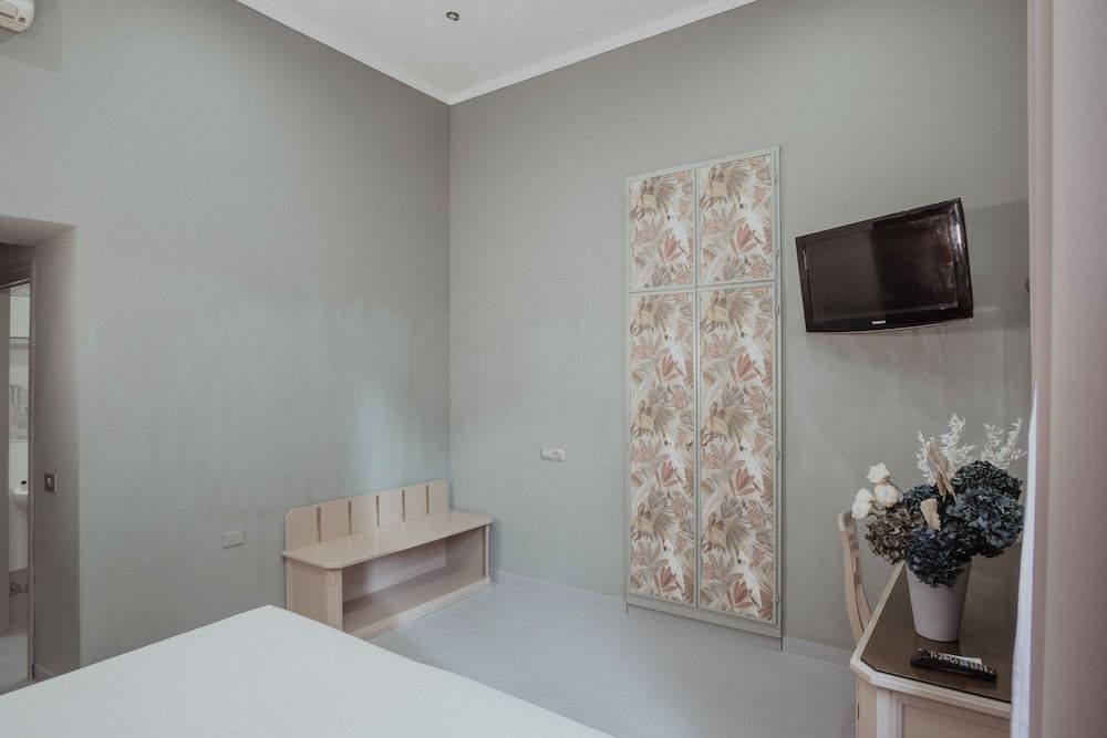 Hotel Marisa Double or Twin Room 6