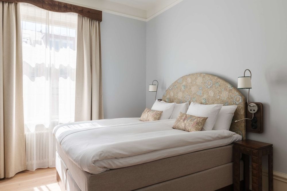 Superior Room, 1 King Bed, Non Smoking