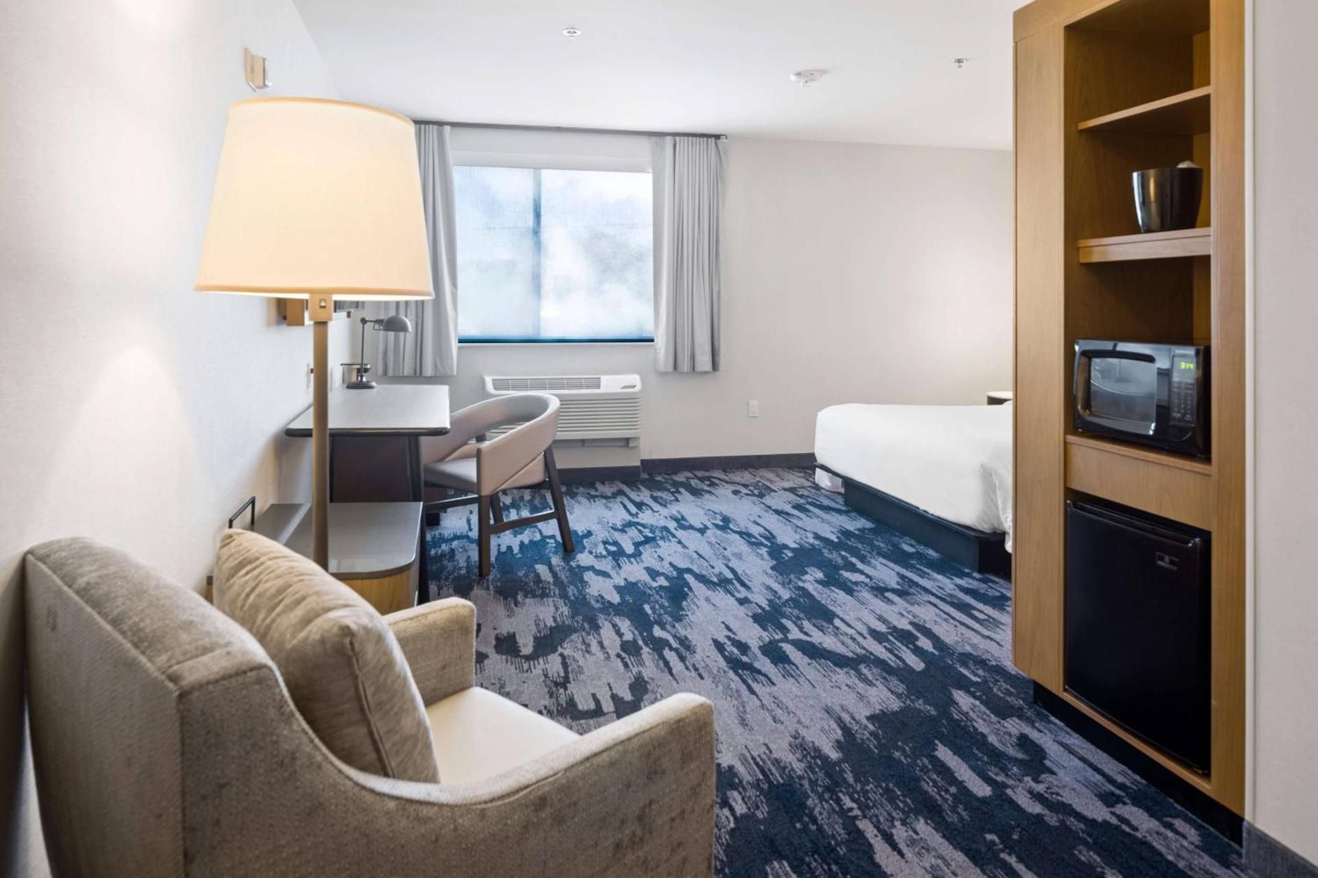 King Room with Adapted Tub - Mobility and Hearing Accessible