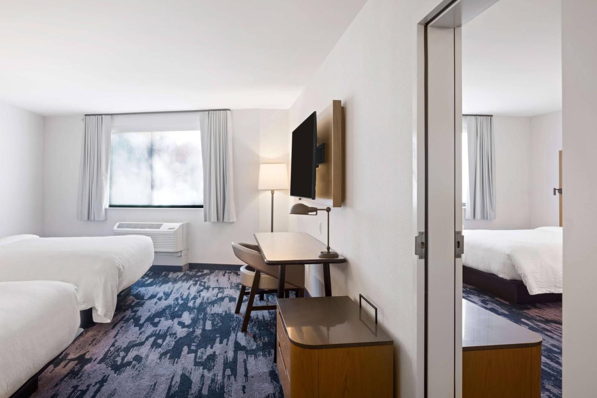 Queen Room with Two Queen Beds - Hearing Accessible