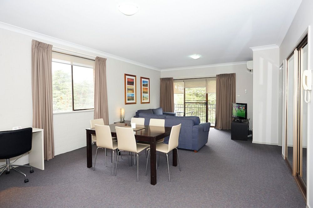 Oxley Court Serviced Apartments Standard Apartment, 2 Bedrooms 13