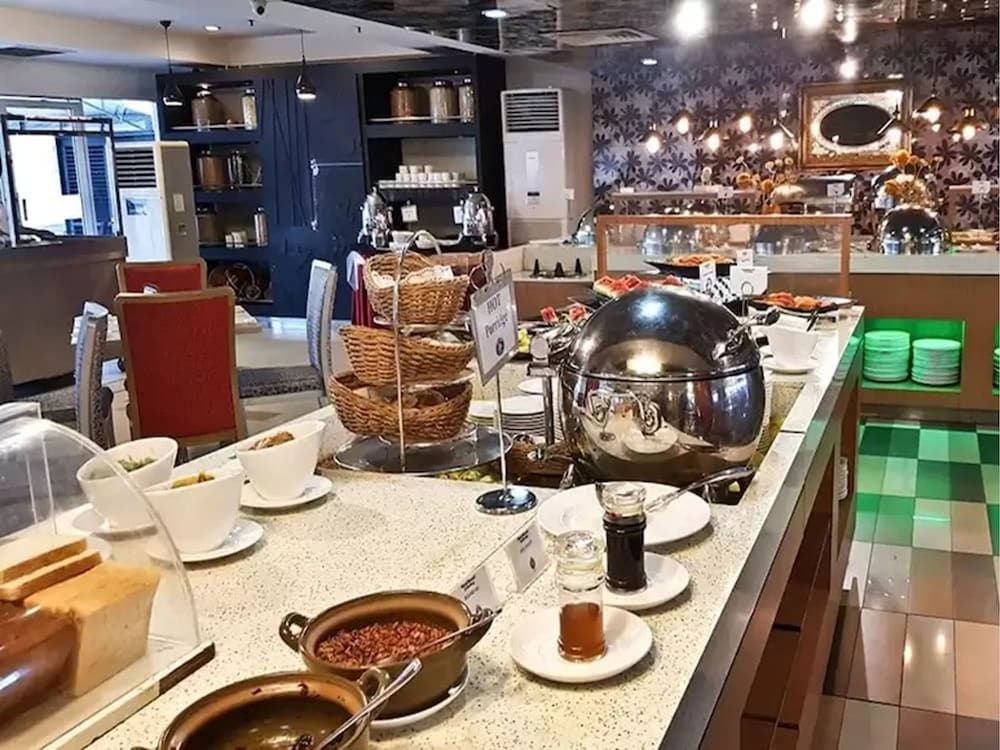 undefined The Centrepoint Hotel 7