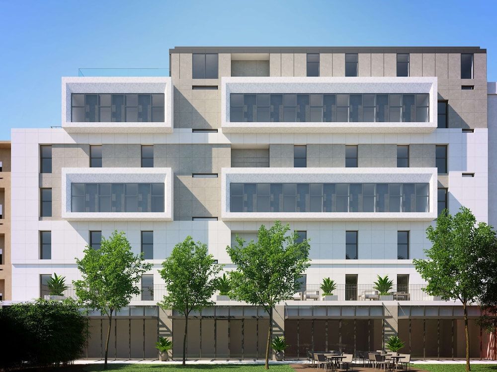 undefined NH Hotel Porto Jardim 5