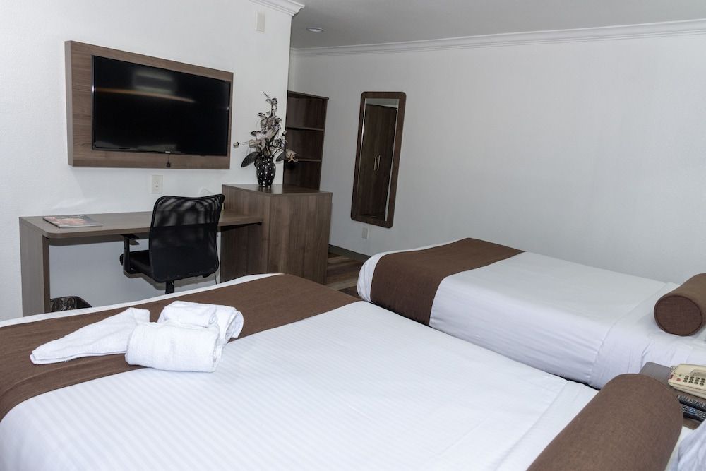 Value Inn Bellflower Standard two doubles 8