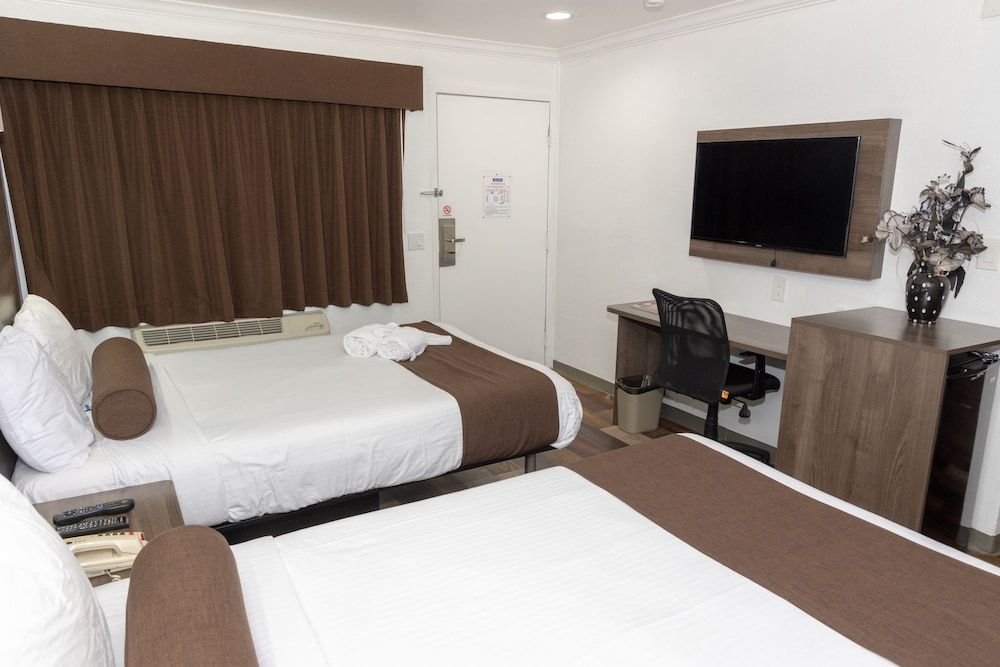 Value Inn Bellflower Standard two doubles 2