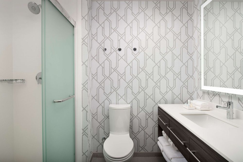 Home2 Suites by Hilton Denver Central Park Studio Suite, 1 King Bed, Non Smoking 3