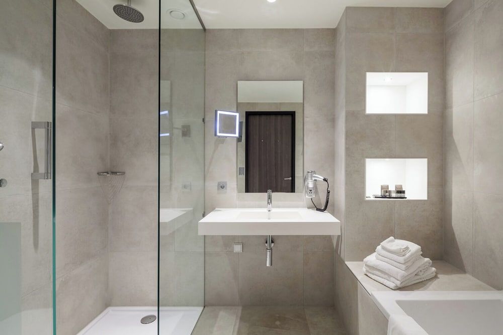 Van der Valk Hotel Zwolle Superior Room, 1 King Bed 3