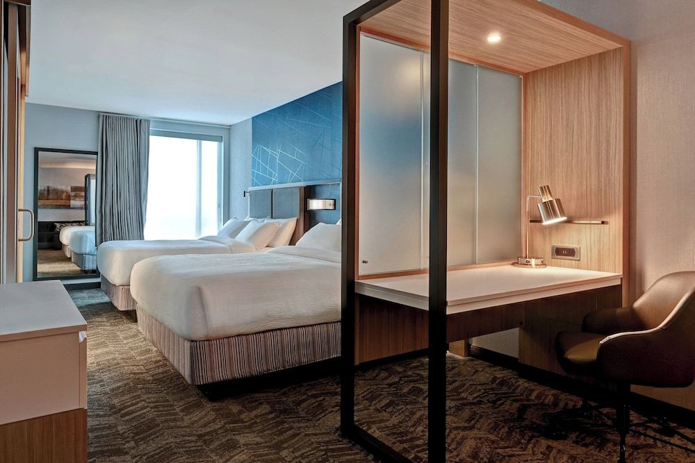 Suite, 2 Queen Beds (Mobility Accessible, Tub)