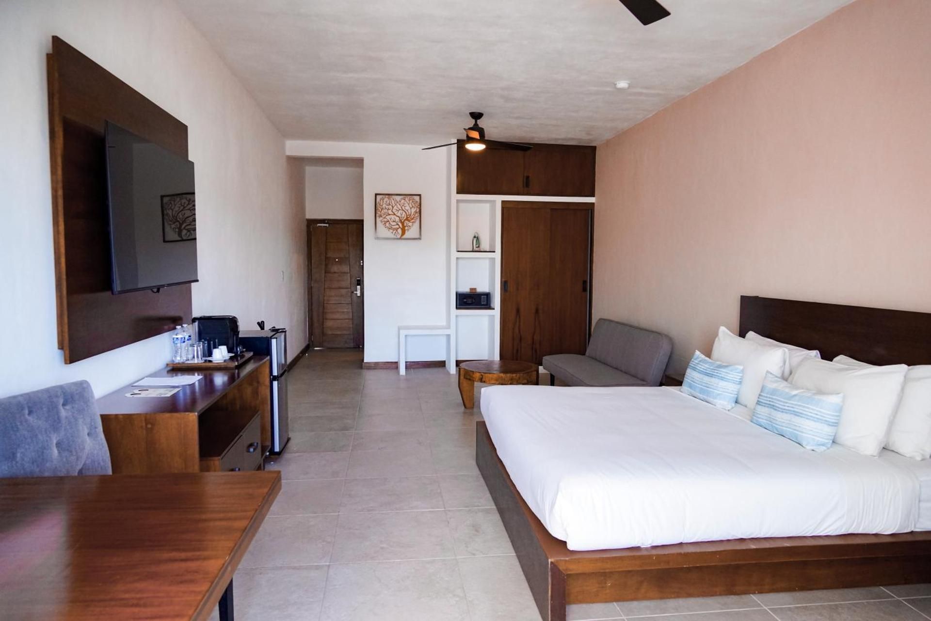 Superior King Suite