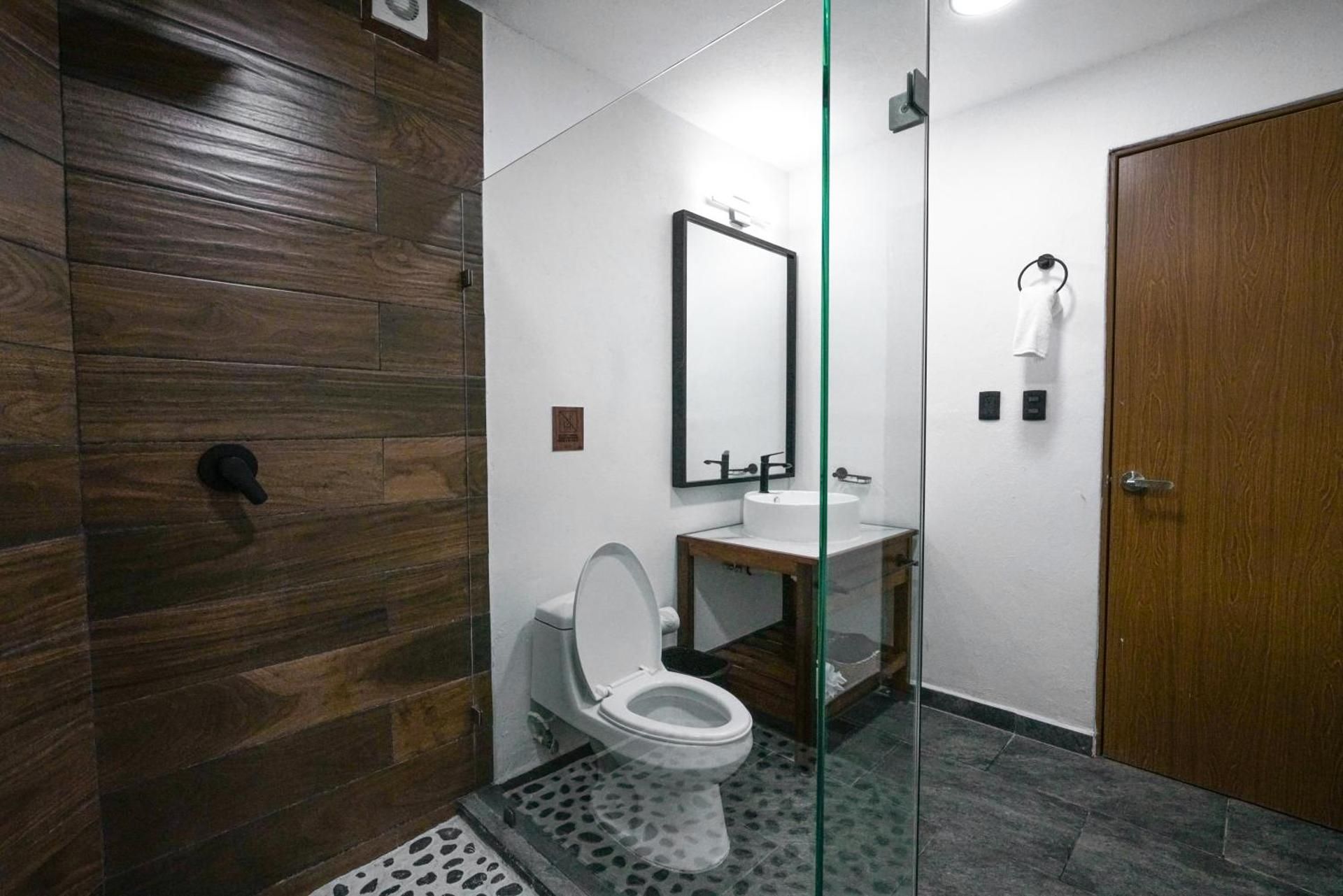 The Mint Resort Isla Mujeres King Suite with Ocean View 2