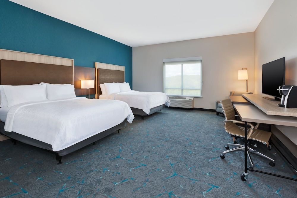 Premium Room, 2 Queen Beds, Roll-in Shower (Mobility)