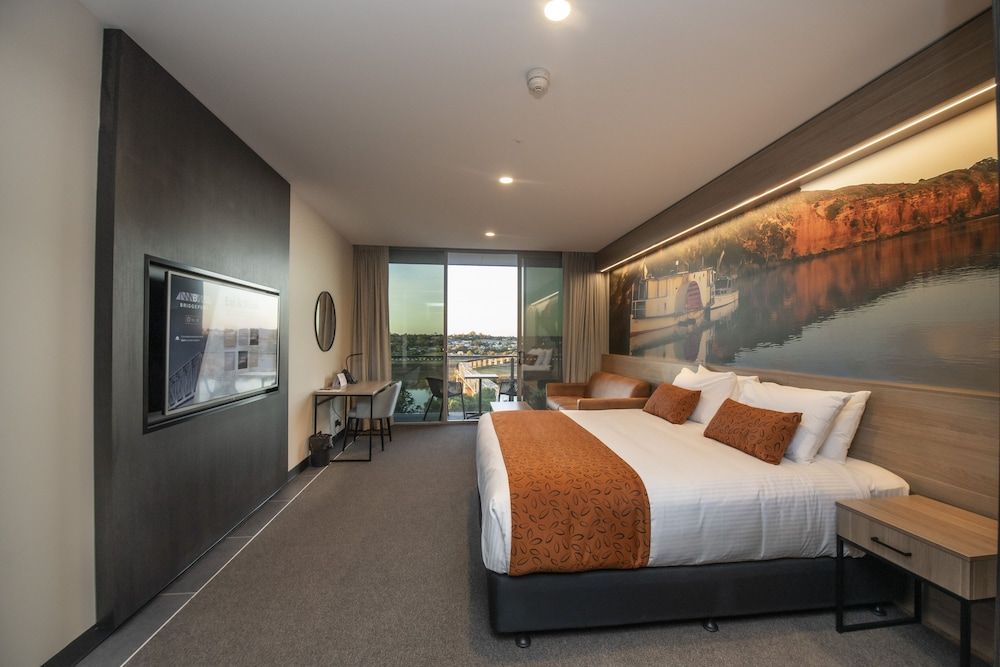 Bridgeport Hotel Riverside Balcony Suite