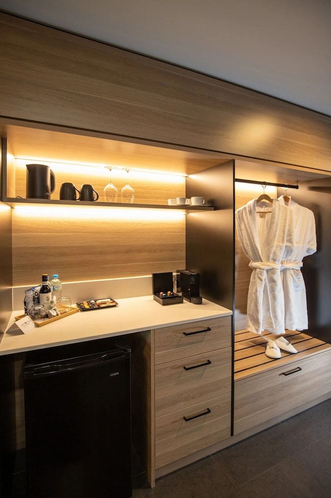 Bridgeport Hotel Deluxe Bridgeview Suite 4