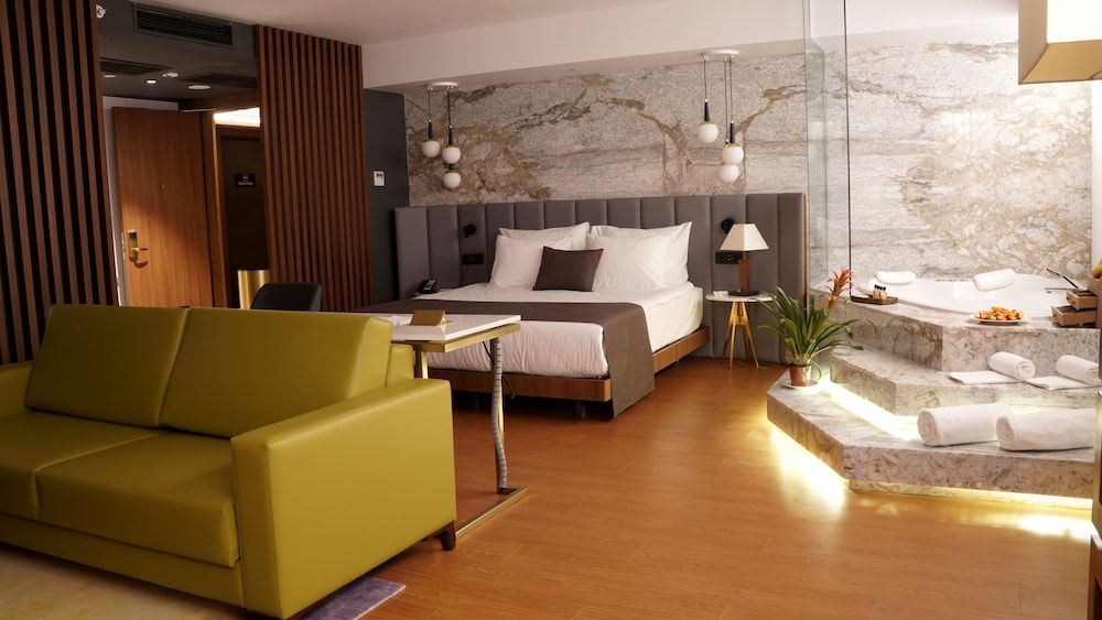 undefined The Craton Hotel