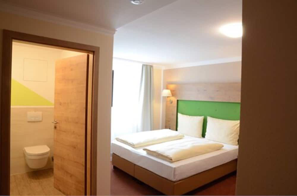 Hotel Garni Günzburg Standard Double Room 5