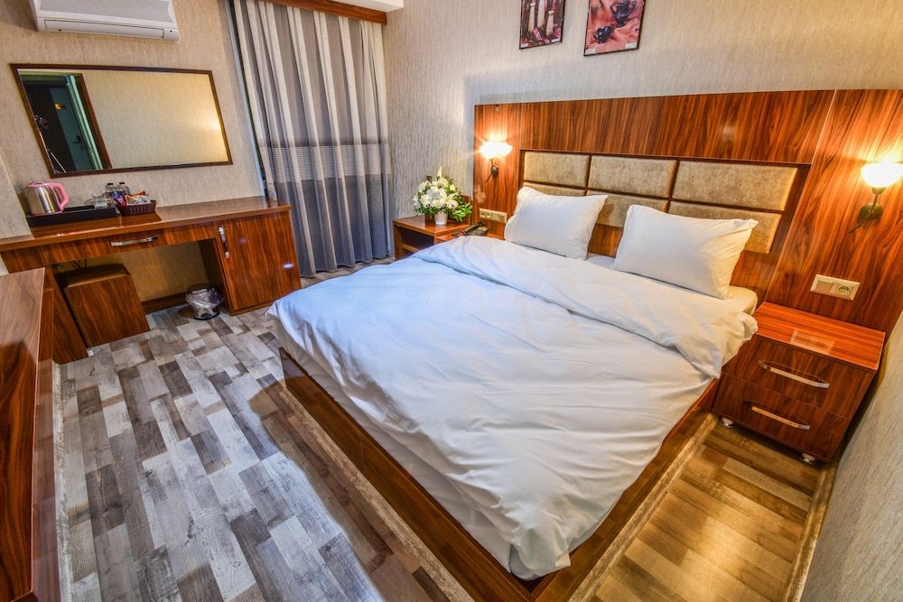 undefined Marina Hotel 5