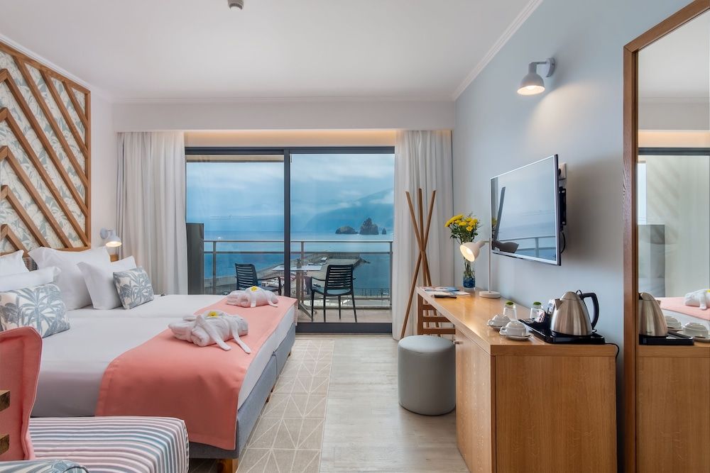 Superior Room, 2 Twin Beds, Terrace, Sea View
