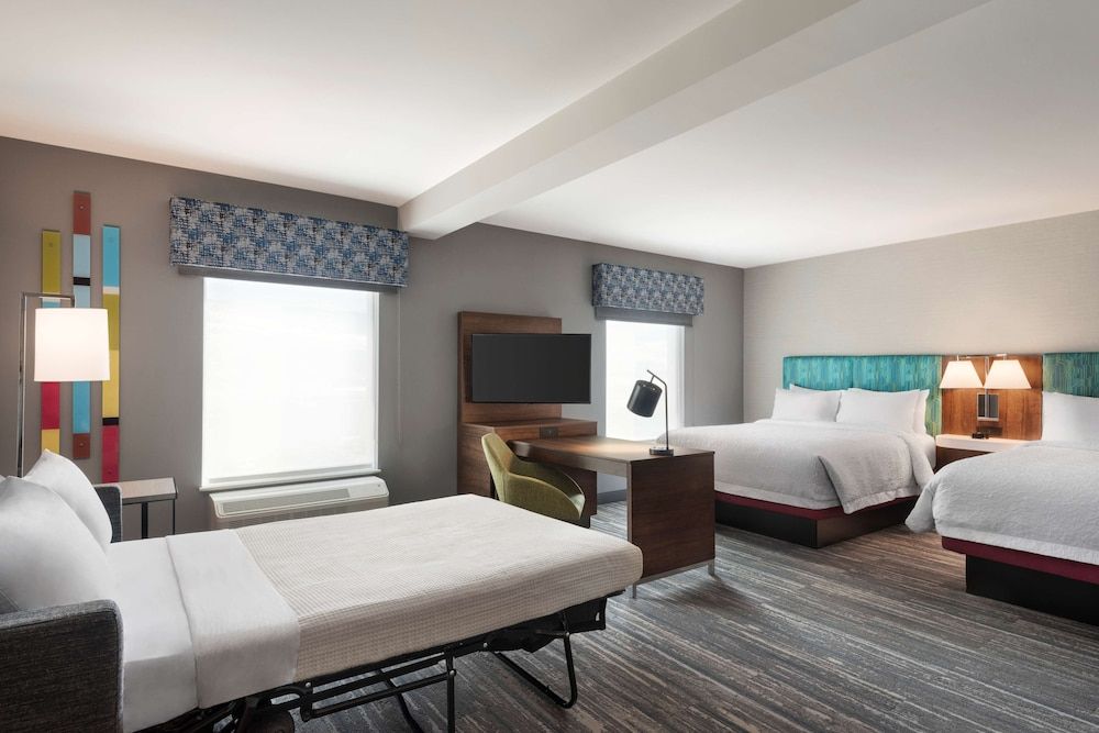 Suite, 2 Queen Beds, Accessible