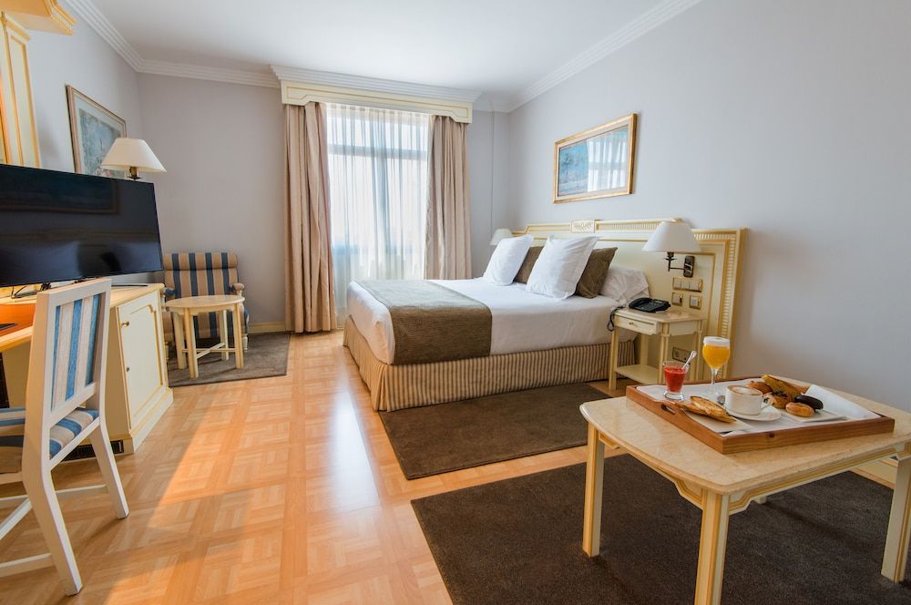 Hotel VP Jardín Metropolitano Superior Triple Room 4