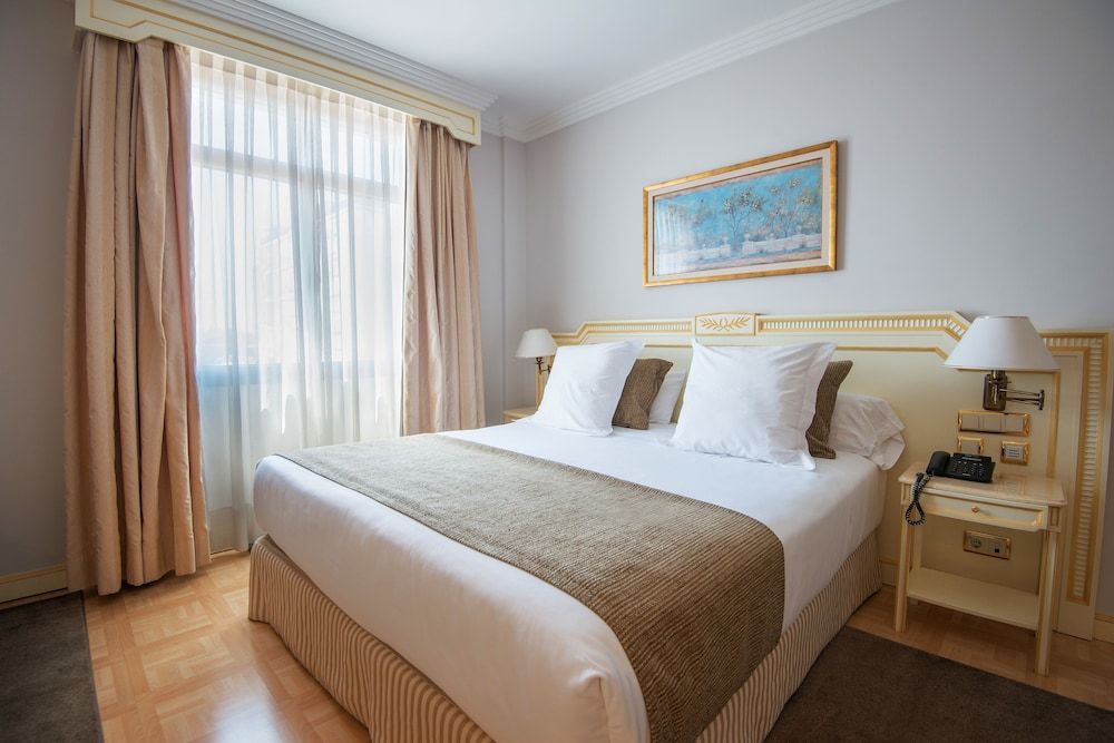 Hotel VP Jardín Metropolitano Superior Triple Room