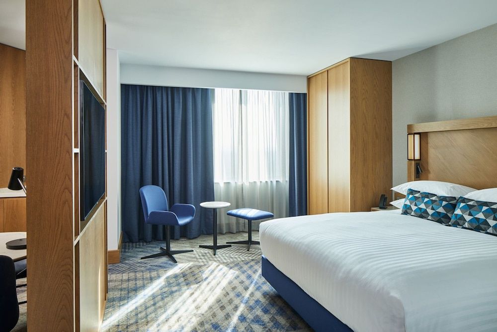 Junior Suite, 1 King Bed with Sofa bed, Non Smoking
