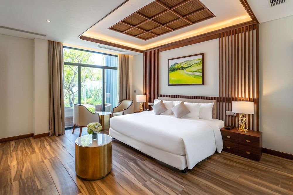 Standard Villa, 5 Bedrooms, Non Smoking, Beachfront (Living Room;Presidential)